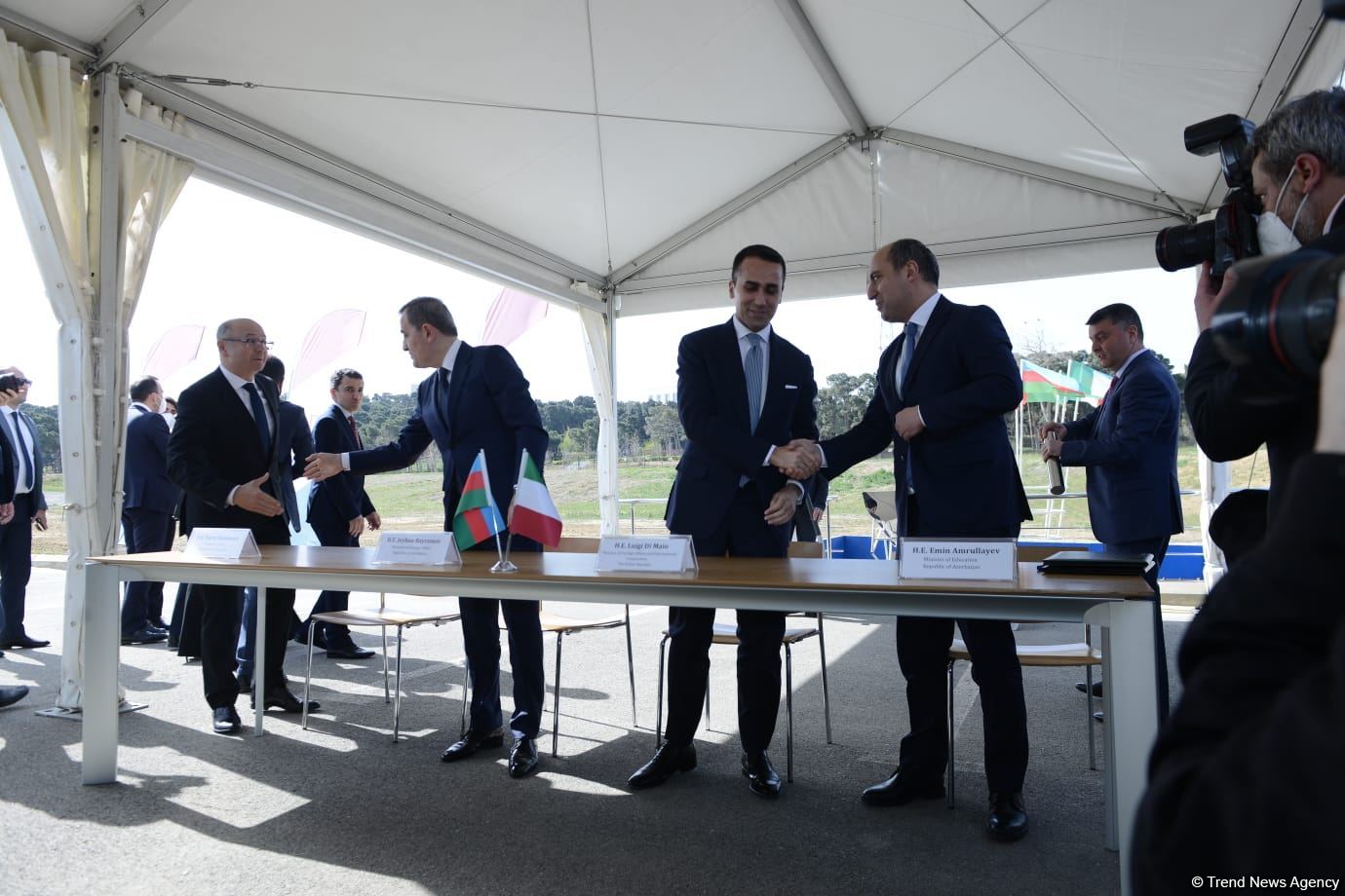 Azerbaijan, Italy sign document on building joint university (PHOTO)