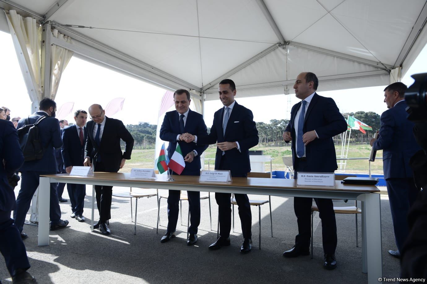 Azerbaijan, Italy sign document on building joint university (PHOTO)
