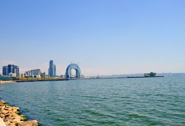 Azerbaijani ecology ministry and ASCO rally eco monitoring of Baku Bay
