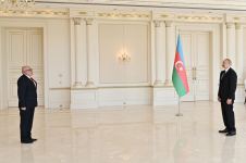 President Ilham Aliyev receives credentials of incoming ambassador of Cuba (PHOTO/VIDEO)