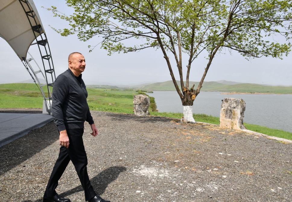 President Ilham Aliyev views restoration work to be carried out at Kondalanchay reservoirs in Fuzuli (PHOTO/VIDEO)