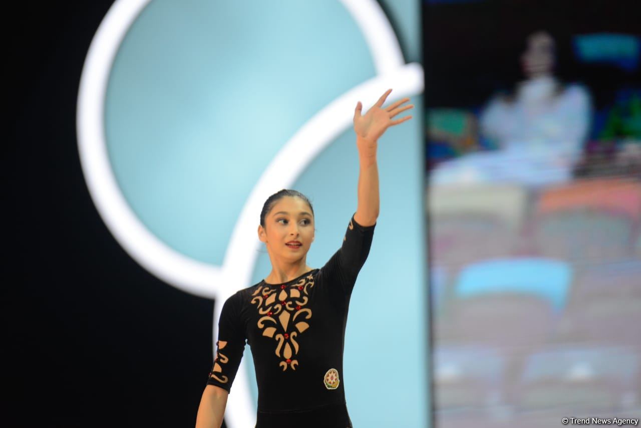 Azerbaijani representatives present hoop exercises in FIG Rhythmic Gymnastics World Cup (PHOTO)