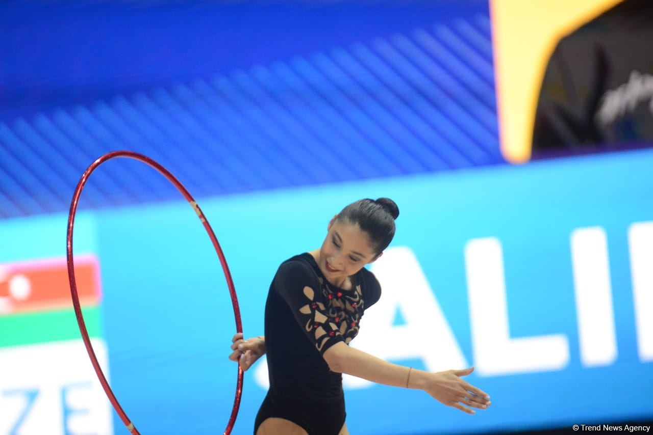 Azerbaijani representatives present hoop exercises in FIG Rhythmic Gymnastics World Cup (PHOTO)