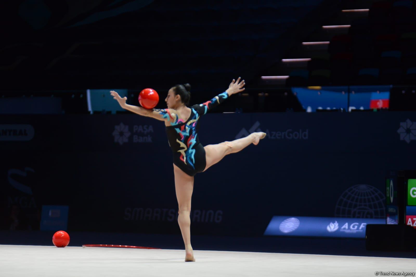 Azerbaijani athlete leading in ball exercises at FIG Rhythmic Gymnastics World Cup in Baku (PHOTO)