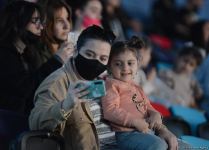 Brightness and beauty - spectators delighted with performance of participants of 9th FIG Rhythmic Gymnastics World Cup in Baku (PHOTO)