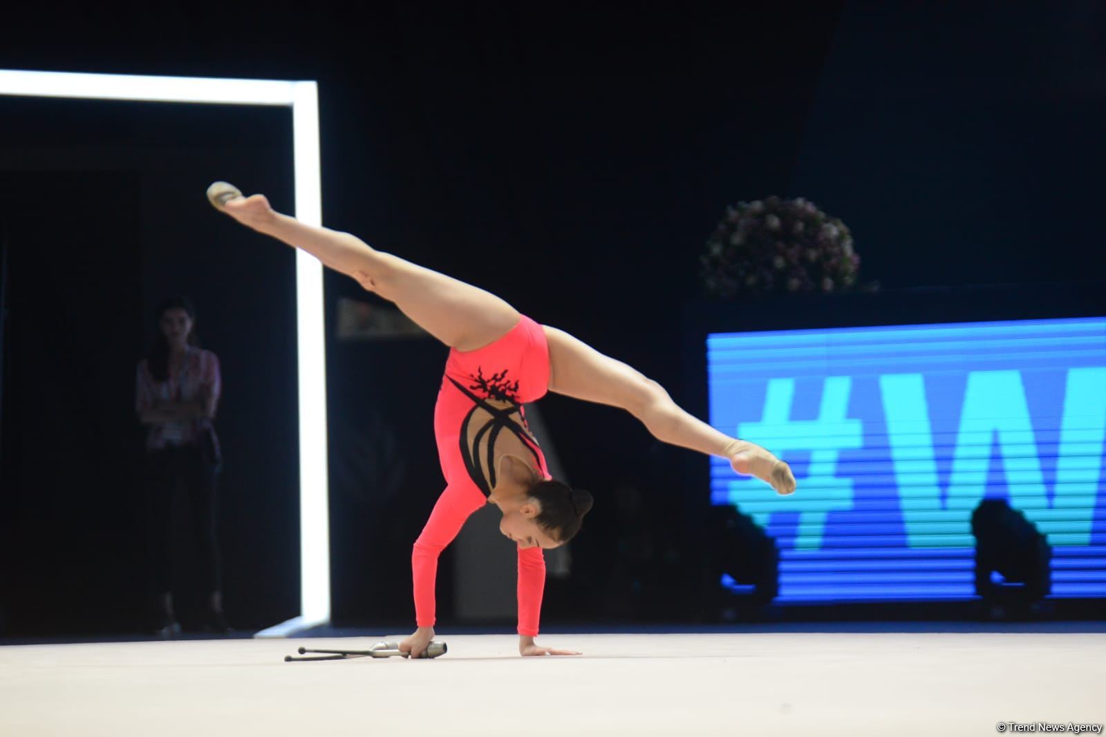 Azerbaijani athletes present program with clubs at 9th FIG World Cup in Baku (PHOTO)