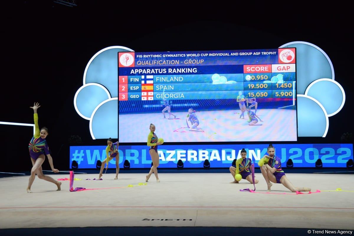 Azerbaijani team wins first intermediate place in exercise with three ribbons and two balls (PHOTO)