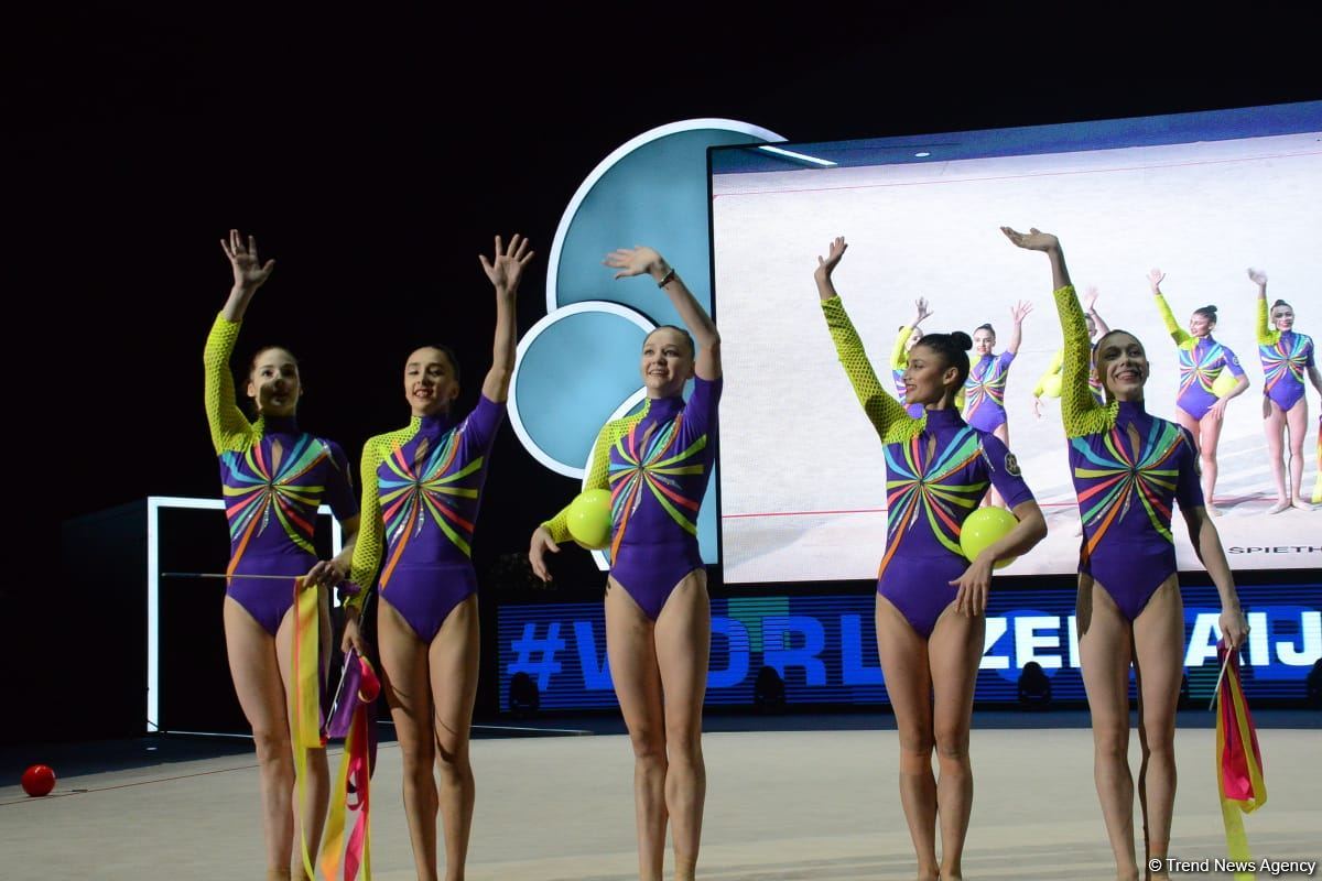Azerbaijani team wins first intermediate place in exercise with three ribbons and two balls (PHOTO)