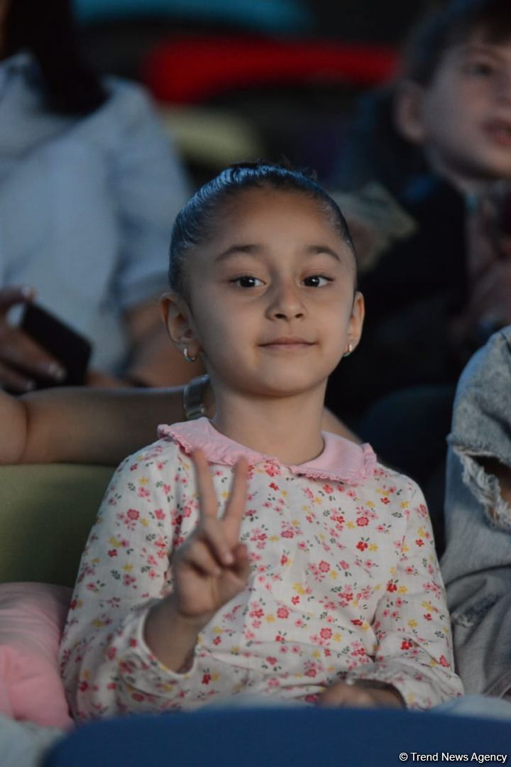 Brightness and beauty - spectators delighted with performance of participants of 9th FIG Rhythmic Gymnastics World Cup in Baku (PHOTO)