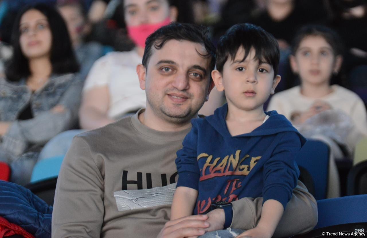 Brightness and beauty - spectators delighted with performance of participants of 9th FIG Rhythmic Gymnastics World Cup in Baku (PHOTO)