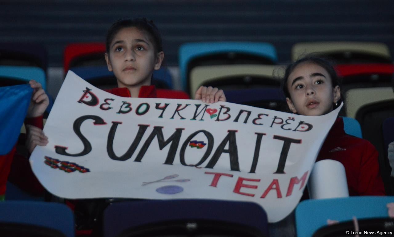 Brightness and beauty - spectators delighted with performance of participants of 9th FIG Rhythmic Gymnastics World Cup in Baku (PHOTO)