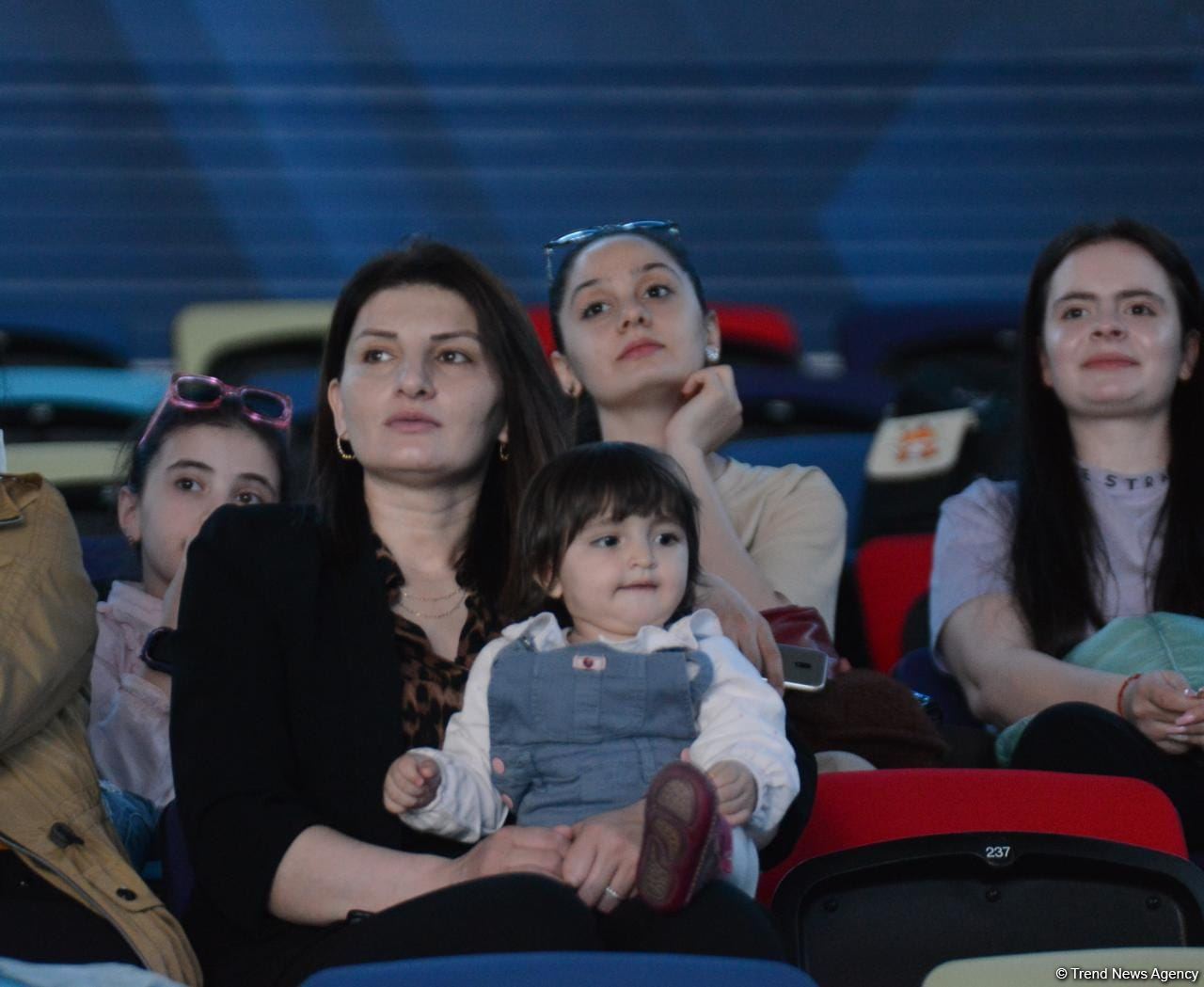 Brightness and beauty - spectators delighted with performance of participants of 9th FIG Rhythmic Gymnastics World Cup in Baku (PHOTO)