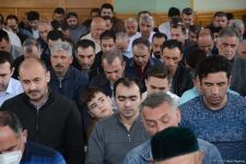 Ramadan holiday prayer carried out at Azerbaijani mosques (PHOTO)