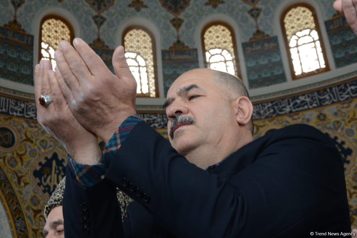 Ramadan holiday prayer carried out at Azerbaijani mosques (PHOTO)
