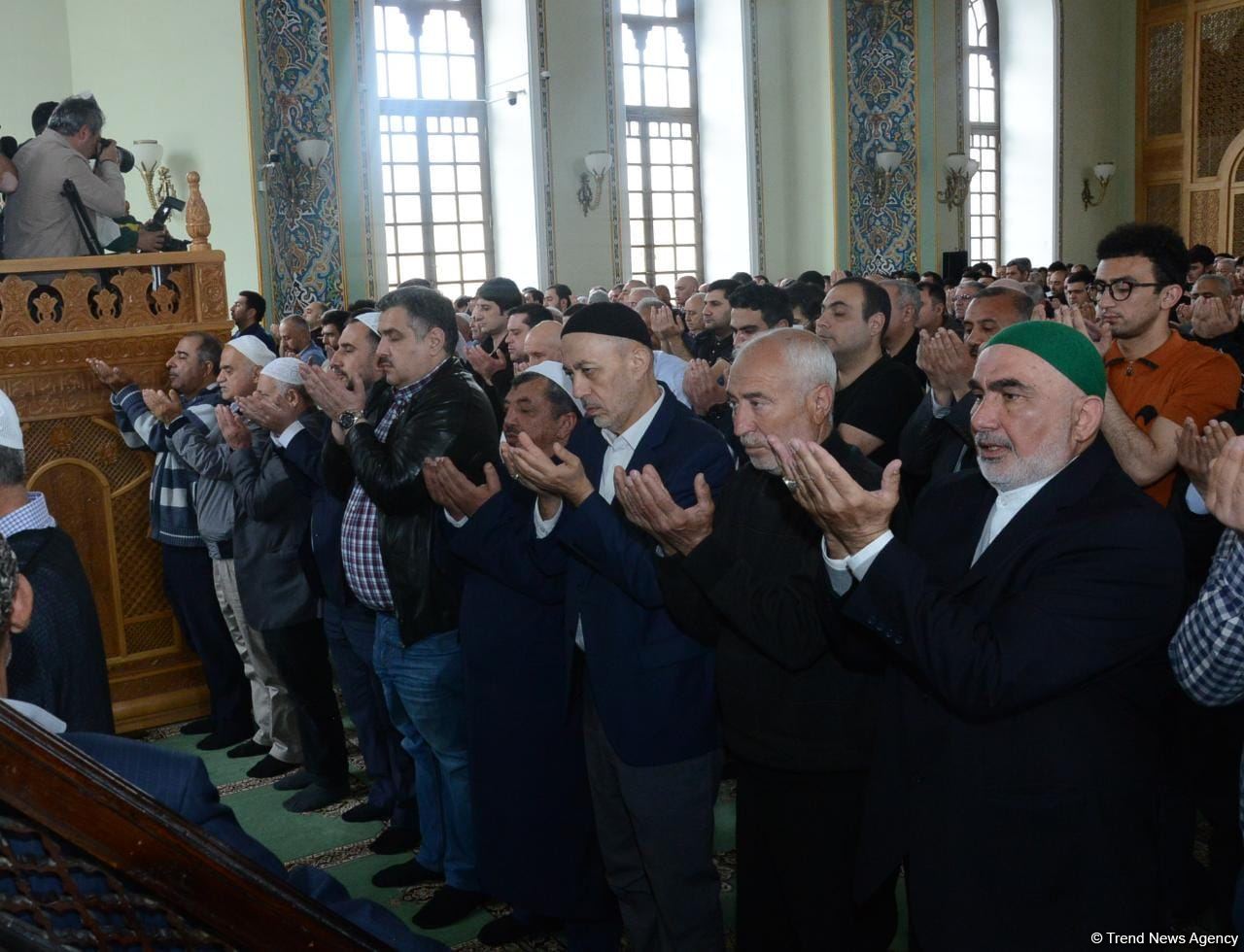 Ramadan holiday prayer carried out at Azerbaijani mosques (PHOTO)