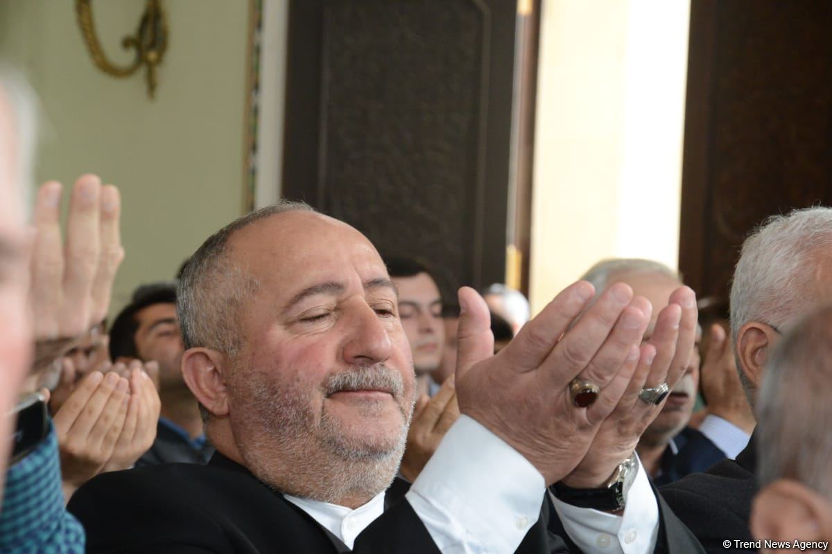 Ramadan holiday prayer carried out at Azerbaijani mosques (PHOTO)