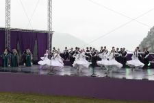 President Ilham Aliyev, First Lady Mehriban Aliyeva attend opening of 5th “Kharibulbul” International Folklore Festival  (PHOTO/VIDEO)