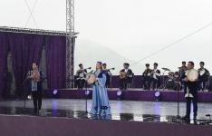 President Ilham Aliyev, First Lady Mehriban Aliyeva attend opening of 5th “Kharibulbul” International Folklore Festival  (PHOTO/VIDEO)