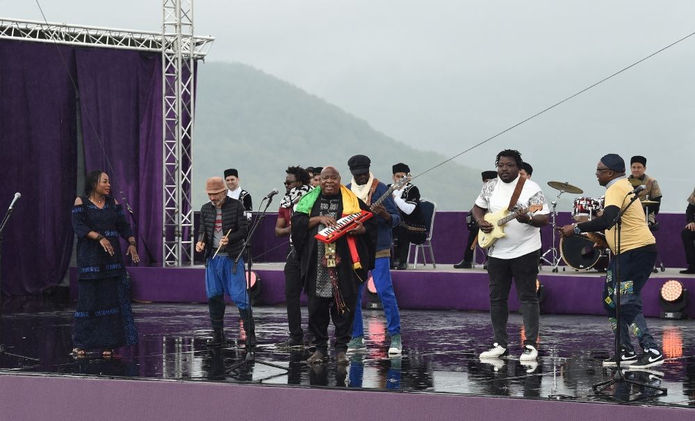 President Ilham Aliyev, First Lady Mehriban Aliyeva attend opening of 5th “Kharibulbul” International Folklore Festival  (PHOTO/VIDEO)