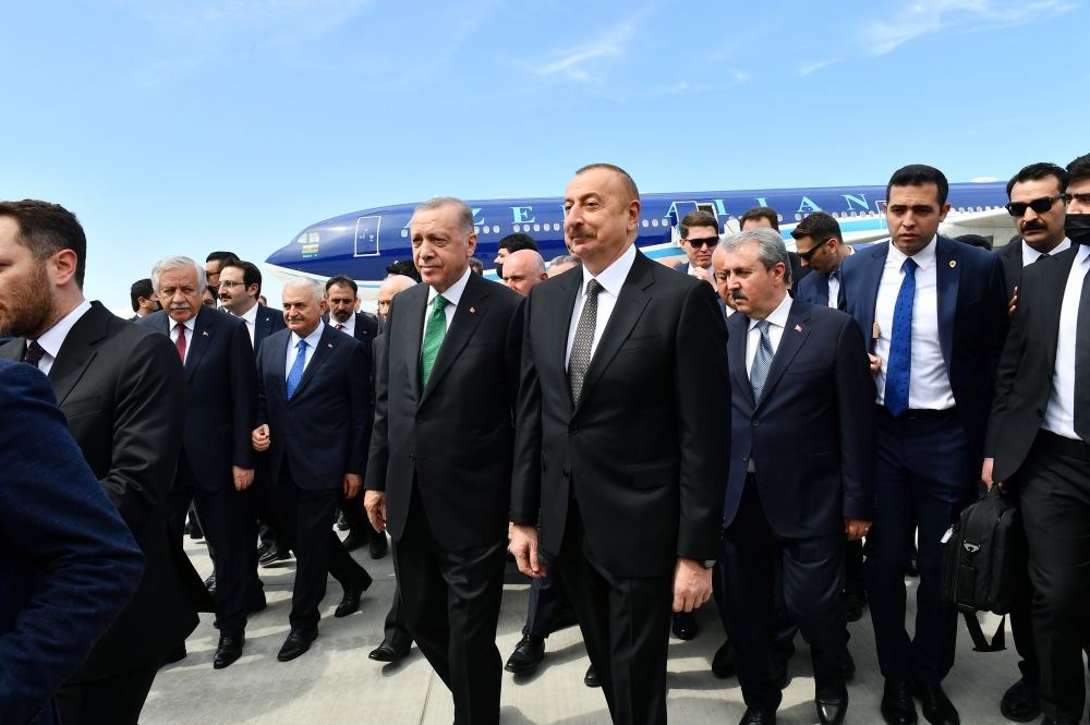 President Ilham Aliyev arrives in Turkiye for working visit (PHOTO)
