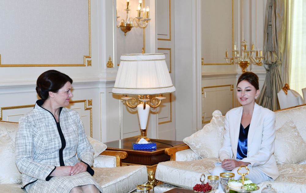 Azerbaijani, Lithuanian first ladies meet (PHOTO)