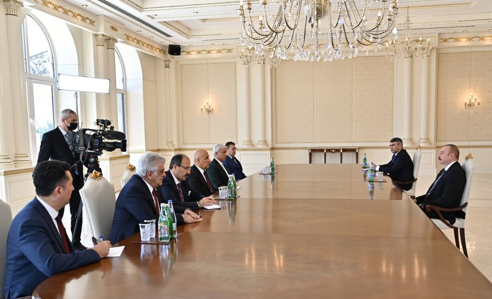 President Ilham Aliyev receives Minister of Agriculture and Forestry of Turkey (VIDEO)