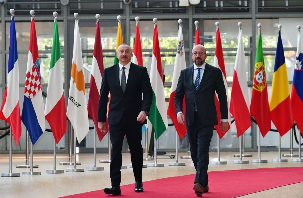 President Ilham Aliyev held one-on-one meeting with President of European Council Charles Michel (PHOTO/VIDEO)