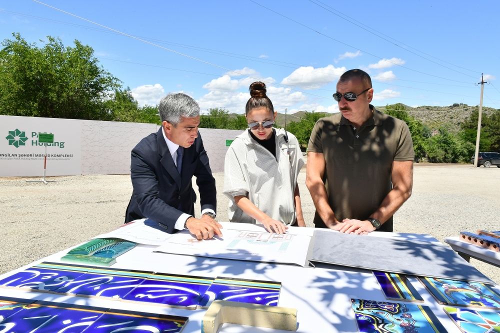 President Ilham Aliyev, First Lady Mehriban Aliyeva view construction of Zangilan mosque (PHOTO/VIDEO)