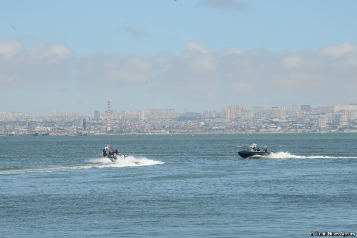 Specialized troops of Azerbaijani Navy forces perform various maneuvers within framework of TEKNOFEST festival in Baku (PHOTO/VIDEO)