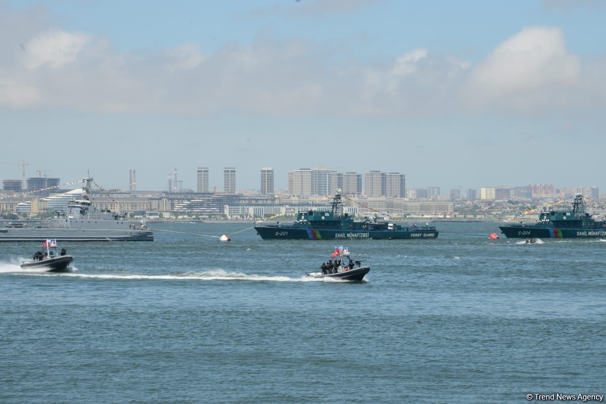 Specialized troops of Azerbaijani Navy forces perform various maneuvers within framework of TEKNOFEST festival in Baku (PHOTO/VIDEO)