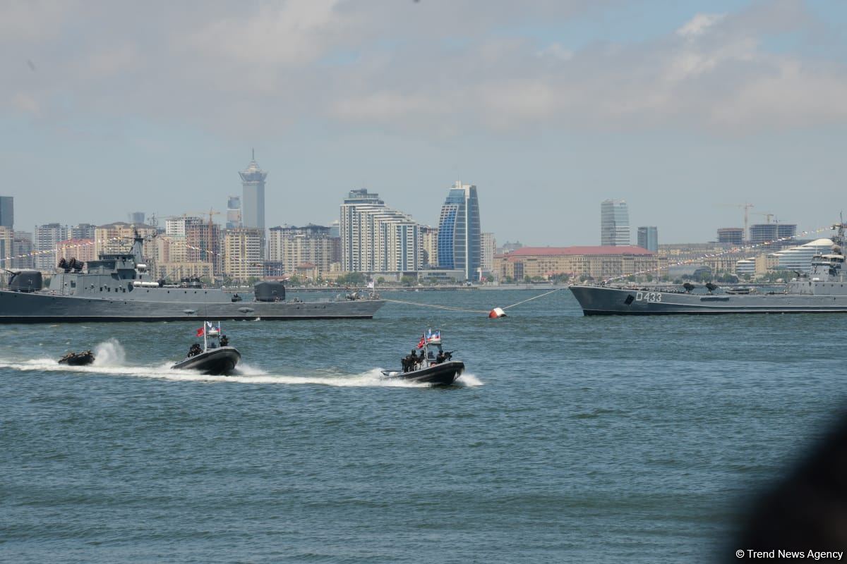 Specialized troops of Azerbaijani Navy forces perform various maneuvers within framework of TEKNOFEST festival in Baku (PHOTO/VIDEO)