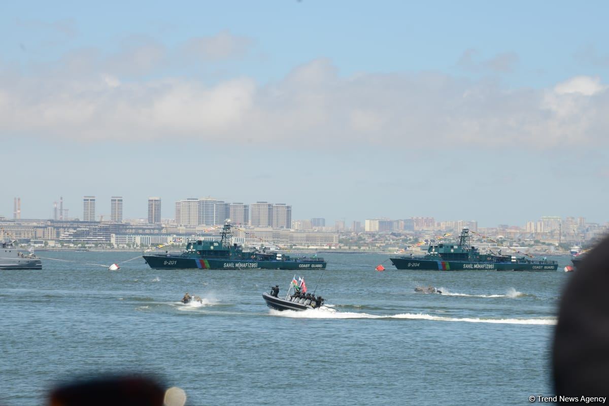 Specialized troops of Azerbaijani Navy forces perform various maneuvers within framework of TEKNOFEST festival in Baku (PHOTO/VIDEO)