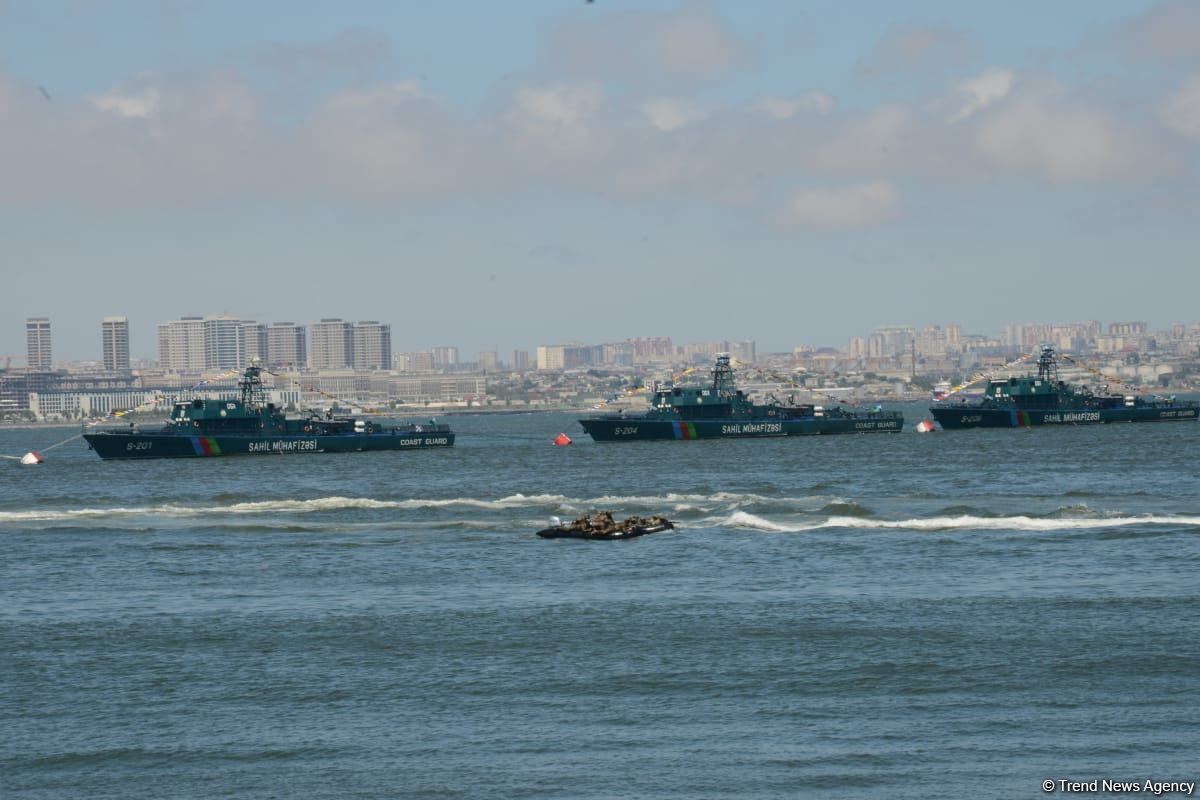 Specialized troops of Azerbaijani Navy forces perform various maneuvers within framework of TEKNOFEST festival in Baku (PHOTO/VIDEO)