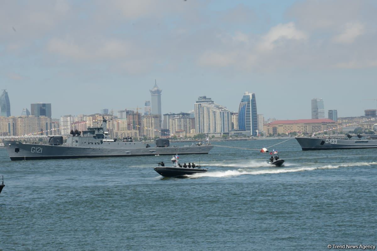 Specialized troops of Azerbaijani Navy forces perform various maneuvers within framework of TEKNOFEST festival in Baku (PHOTO/VIDEO)
