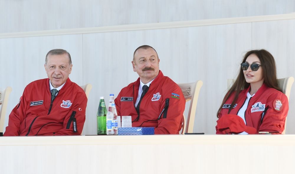 President Ilham Aliyev, President Recep Tayyip Erdogan, First Ladies Mehriban Aliyeva and Emine Erdogan watched air show at TECHNOFEST Azerbaijan (PHOTO)
