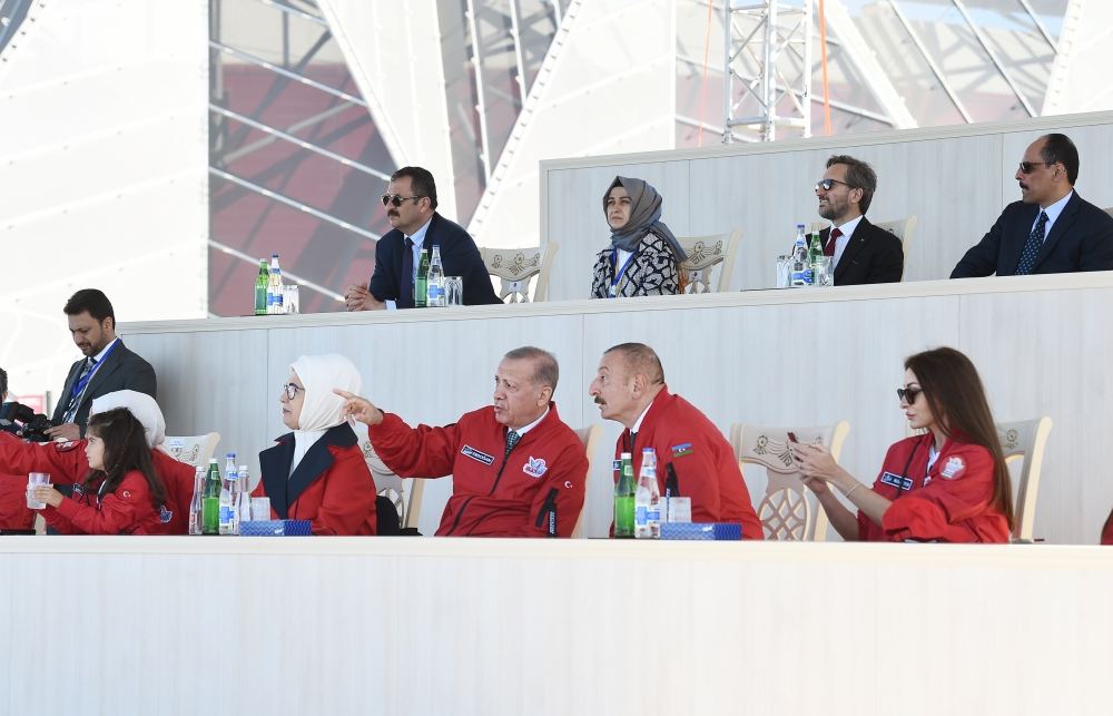 President Ilham Aliyev, President Recep Tayyip Erdogan, First Ladies Mehriban Aliyeva and Emine Erdogan watched air show at TECHNOFEST Azerbaijan (PHOTO)