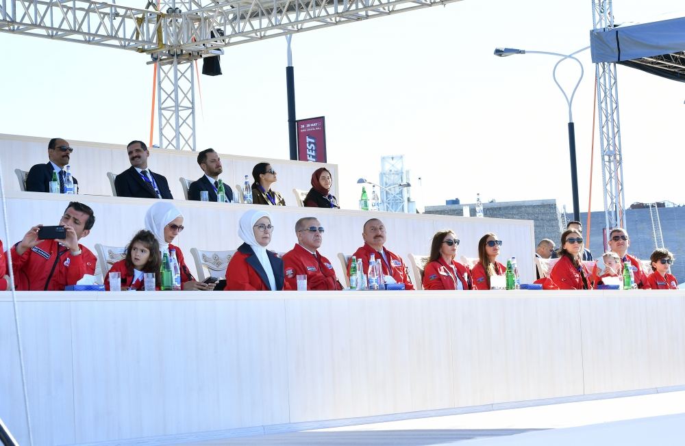 President Ilham Aliyev, President Recep Tayyip Erdogan, First Ladies Mehriban Aliyeva and Emine Erdogan watched air show at TECHNOFEST Azerbaijan (PHOTO)