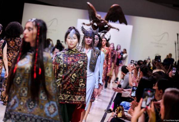 Azerbaijan holds presentation of new carpets, сolorful "AFFFAIR in Carpets" fashion show at Heydar Aliyev Center (PHOTO)