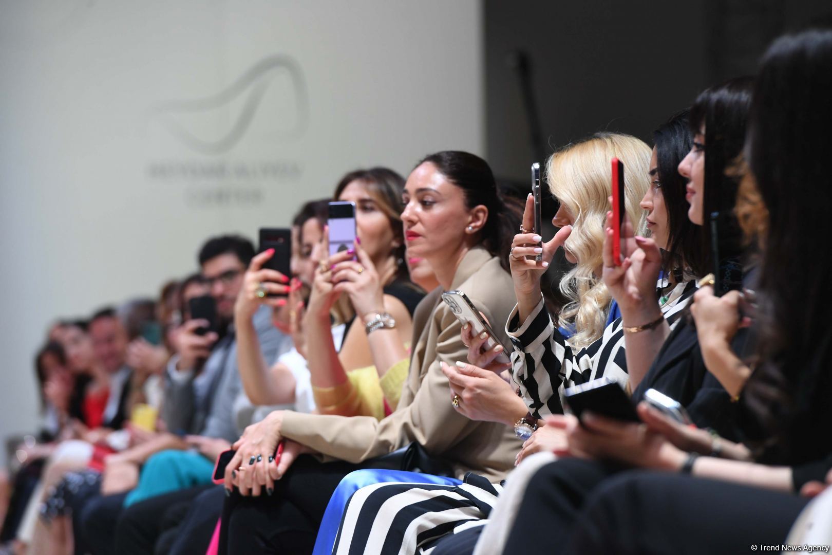 Azerbaijan holds presentation of new carpets, сolorful "AFFFAIR in Carpets" fashion show at Heydar Aliyev Center (PHOTO)