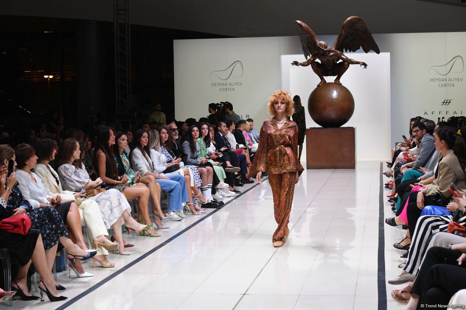 Azerbaijan holds presentation of new carpets, сolorful "AFFFAIR in Carpets" fashion show at Heydar Aliyev Center (PHOTO)