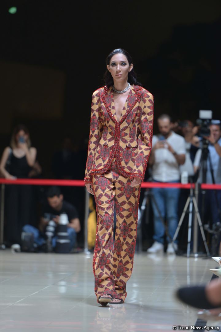 Azerbaijan holds presentation of new carpets, сolorful "AFFFAIR in Carpets" fashion show at Heydar Aliyev Center (PHOTO)