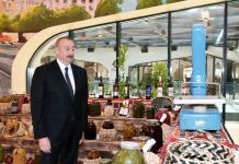President Ilham Aliyev, First Lady Mehriban Aliyeva get acquainted with conditions created at “Sharg Bazari” complex (PHOTO/VIDEO)