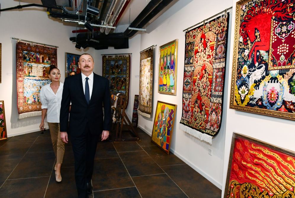 President Ilham Aliyev, First Lady Mehriban Aliyeva get acquainted with conditions created at “Sharg Bazari” complex (PHOTO/VIDEO)