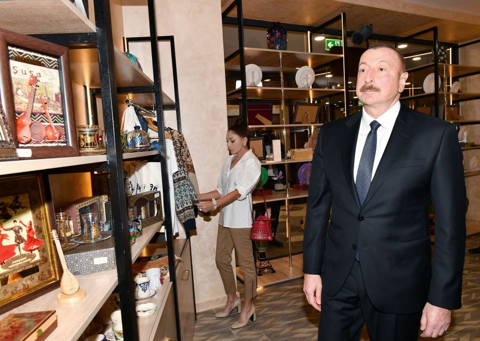 President Ilham Aliyev, First Lady Mehriban Aliyeva get acquainted with conditions created at “Sharg Bazari” complex (PHOTO/VIDEO)