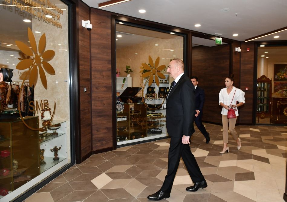 President Ilham Aliyev, First Lady Mehriban Aliyeva get acquainted with conditions created at “Sharg Bazari” complex (PHOTO/VIDEO)