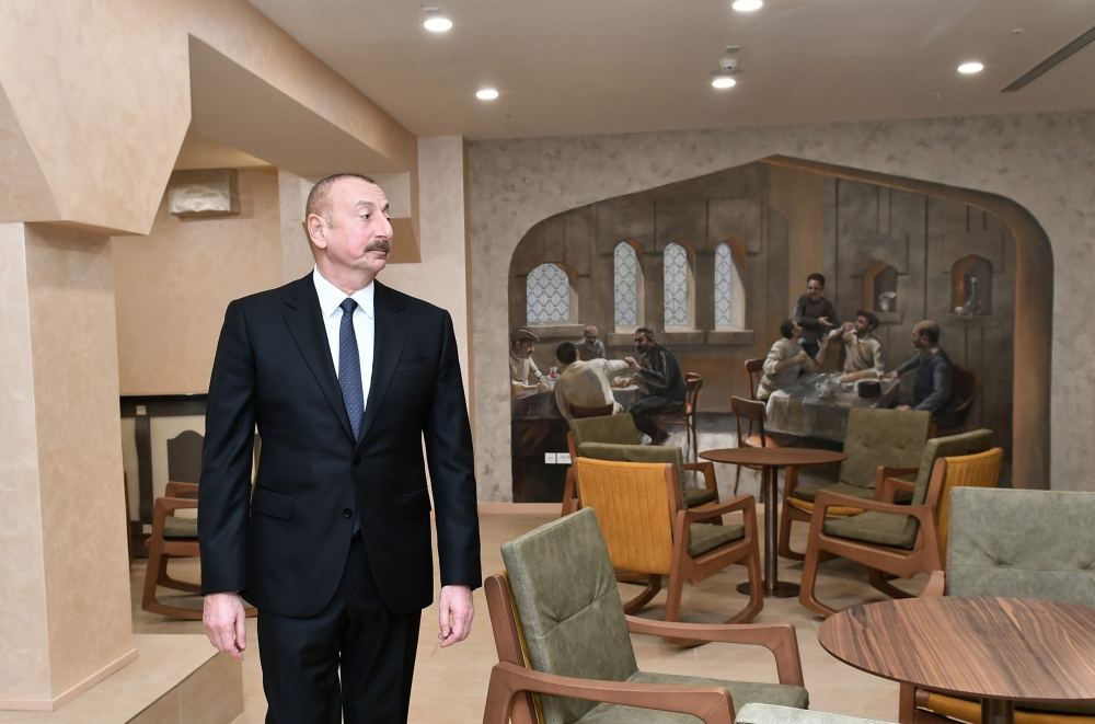 President Ilham Aliyev, First Lady Mehriban Aliyeva get acquainted with conditions created at “Sharg Bazari” complex (PHOTO/VIDEO)
