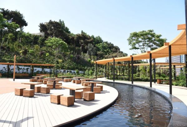 Baku residents thank President Ilham Aliyev for opening of new "Chambarakand" park (PHOTO/VIDEO)