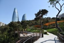 Baku residents thank President Ilham Aliyev for opening of new "Chambarakand" park (PHOTO/VIDEO)