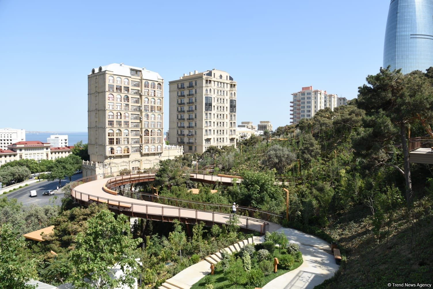 Baku residents thank President Ilham Aliyev for opening of new "Chambarakand" park (PHOTO/VIDEO)
