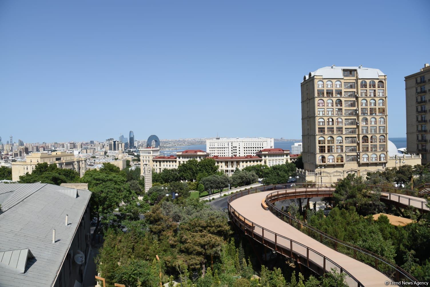 Baku residents thank President Ilham Aliyev for opening of new "Chambarakand" park (PHOTO/VIDEO)